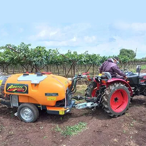tractor mounted sprayer solapur